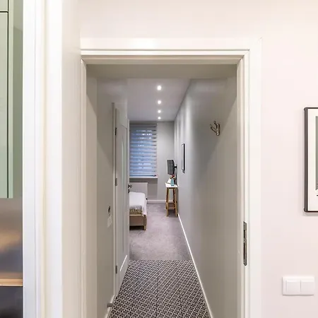 アパートホテル Art & Comfort